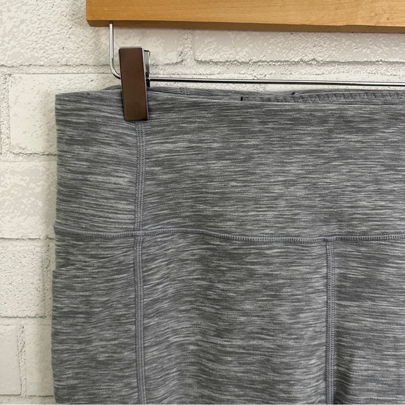 VICTORIA’S SECRET Gray Side Pocket 7/8 Length Leggings - Picture 4 of 10